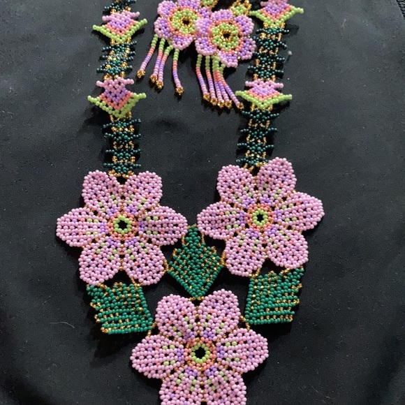 Huichol necklace with earrings - Picture 3 of 7